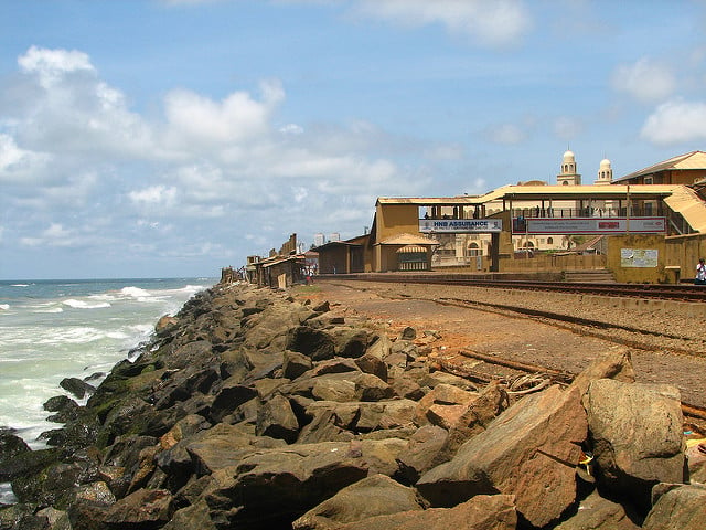 Pohľad na vlakovú stanicu na Srí Lanke
