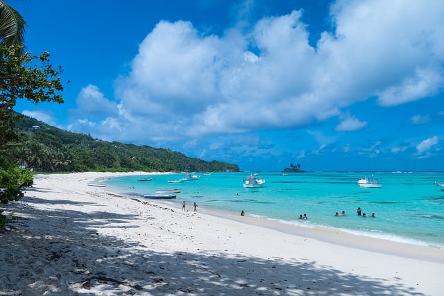 PlážAnse Royale, ktorá sa rozprestiera na ostrove Mahé