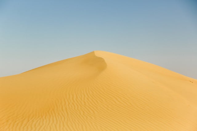 veľkú časť krajiny tvorí púšť, Spojené arabské emiráty