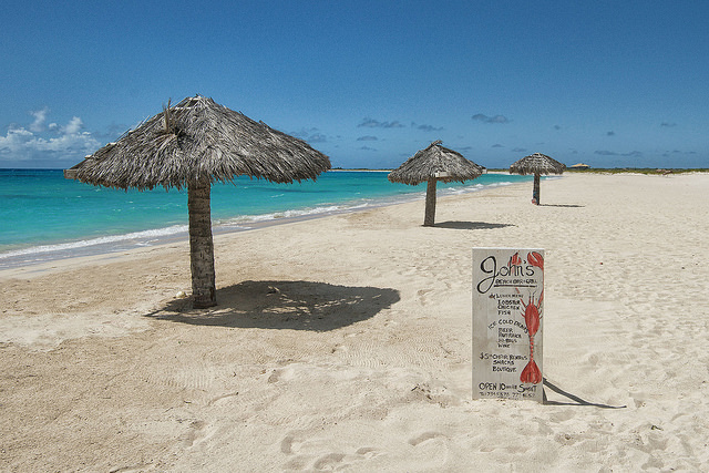 Jedna z pláží na ostrove Barbuda.