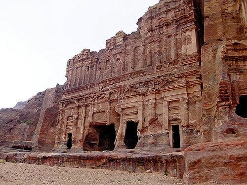 Petra je skalné mesto a archeologická lokalita v Jordánsku