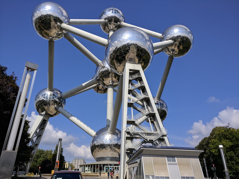 Atomium je jedným zo symbolov Bruselu