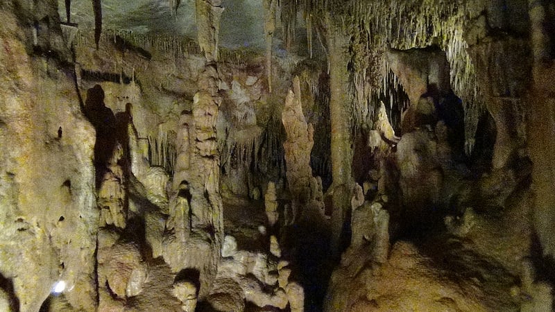 Kvapľová výzdoba v jaskyni Petralona