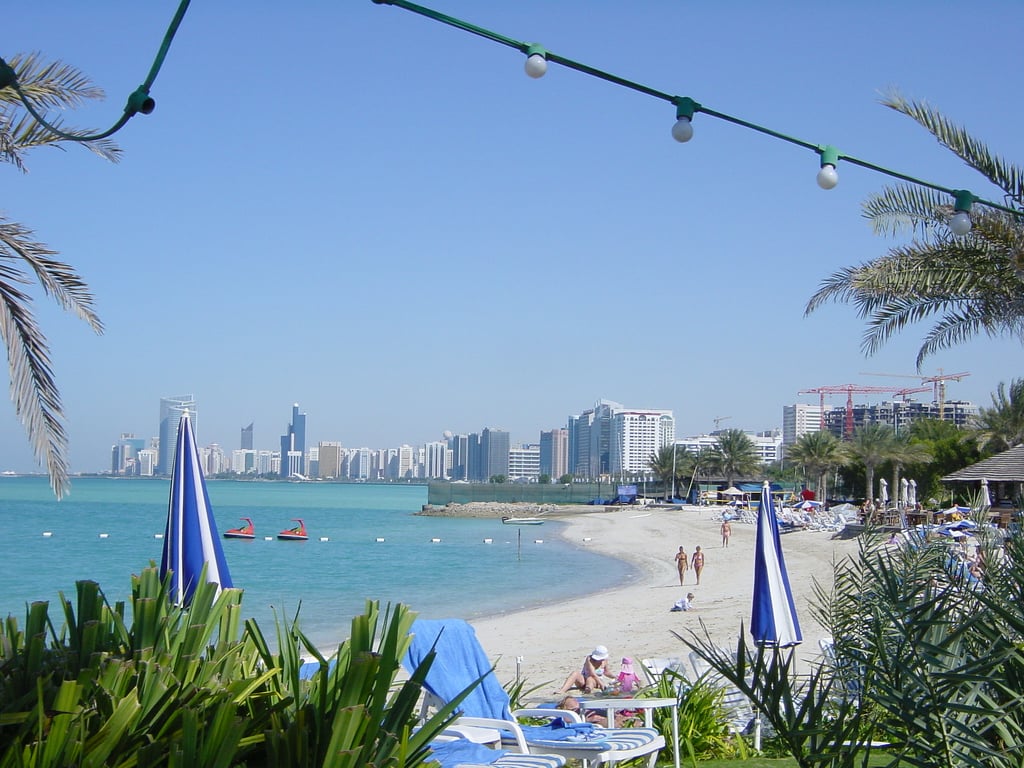 Časť obľúbenej pláže Corniche