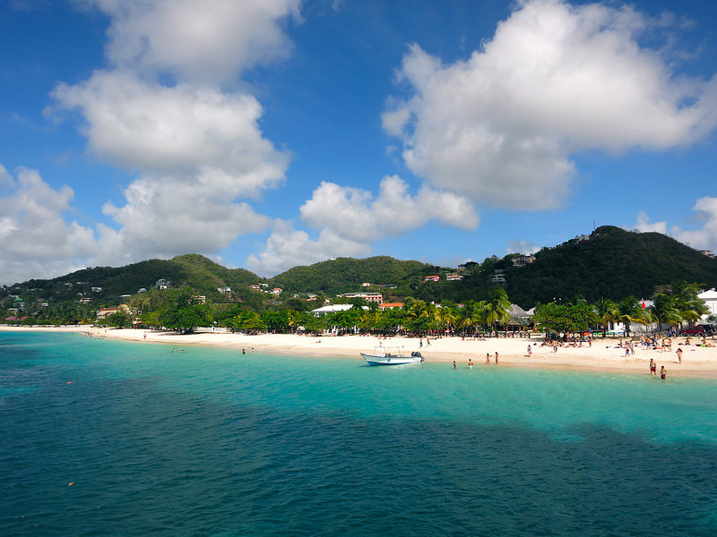 Úchvatná piesočnatá pláž Grand Anse Beach