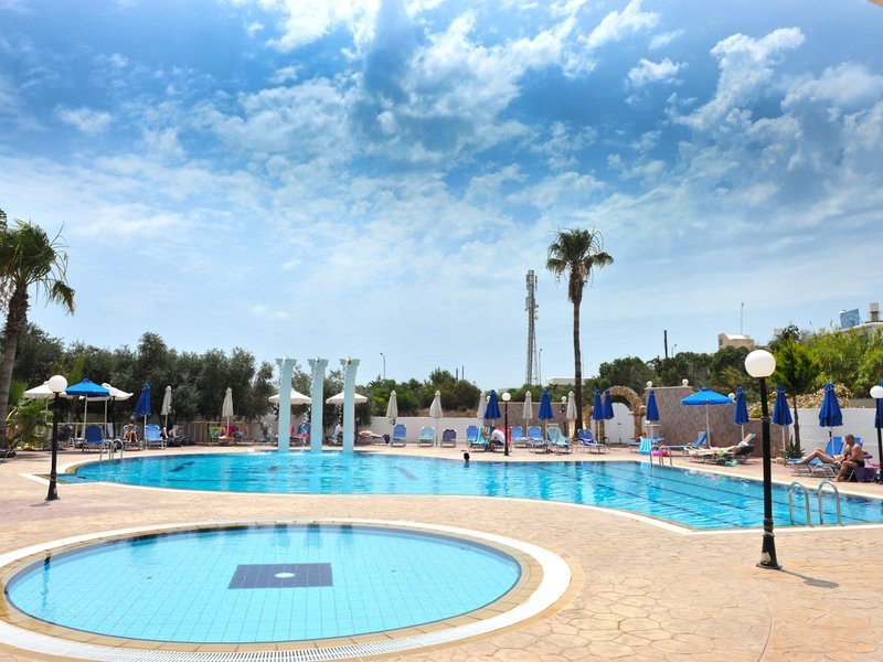 Chrystalla Hotel
