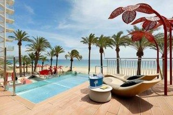 Ushuaïa Ibiza Beach Hotel