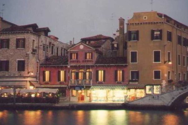 Hotel Canal