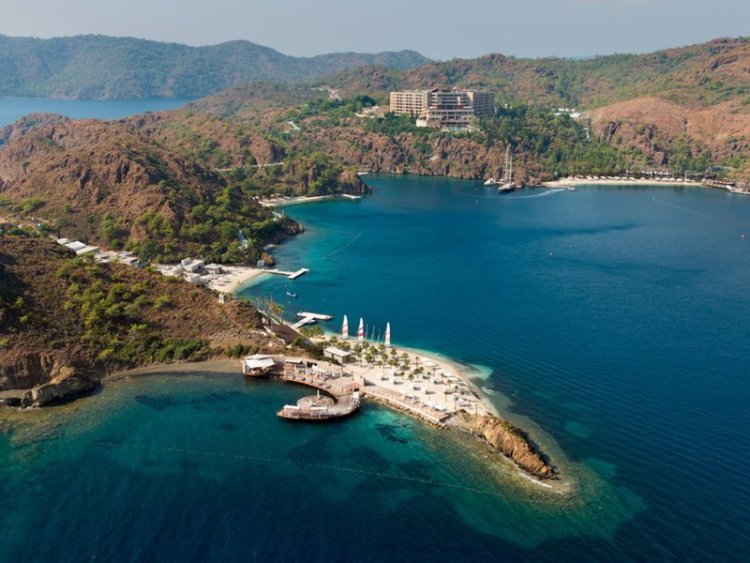 DMaris Bay