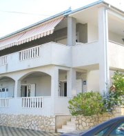 Apartments Bareta