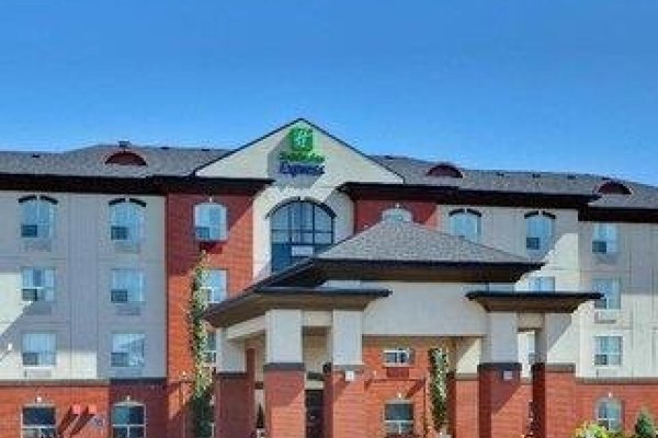 Holiday Inn Express & Suites Sherwood Park-Edmonton Area