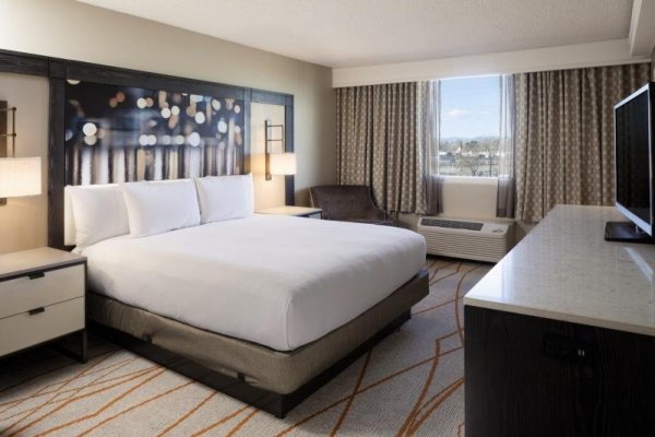 DoubleTree by Hilton Hotel Denver -Stapleton North