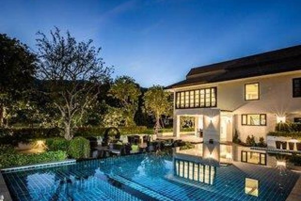 Merchant Villa