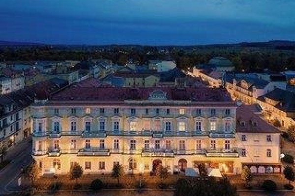Lazensky Hotel Savoy