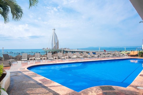Delfin Pv Beach Resort