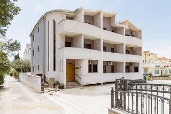 Apartments Mara