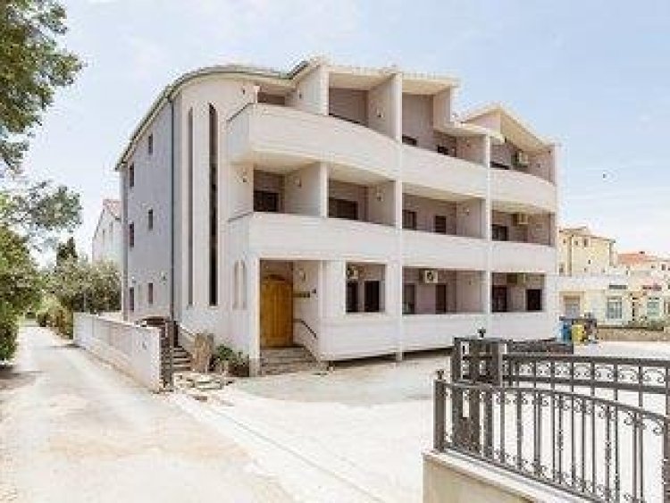 Apartments Mara