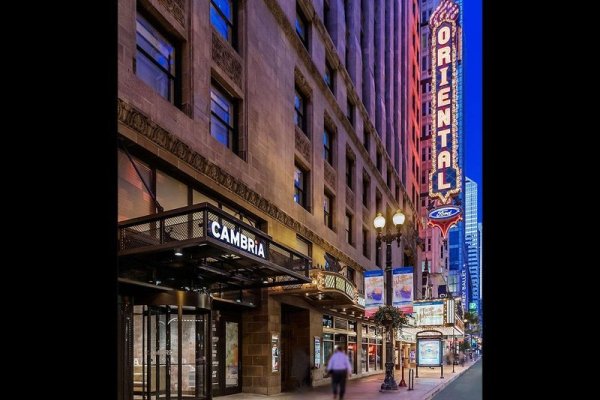 Cambria Hotel And Suites Chicago Loop/Theatre District