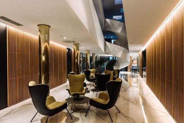 Hotel A
