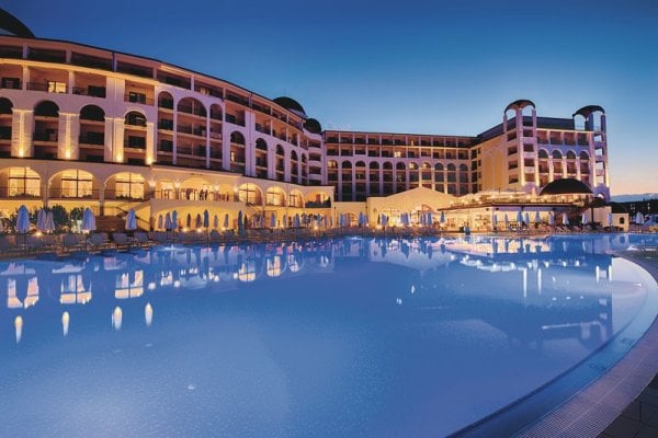 Alua Helios Bay