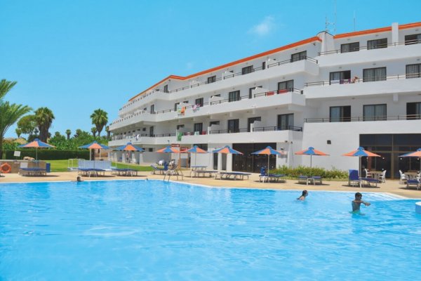 Corallia Beach Hotel & Apartments