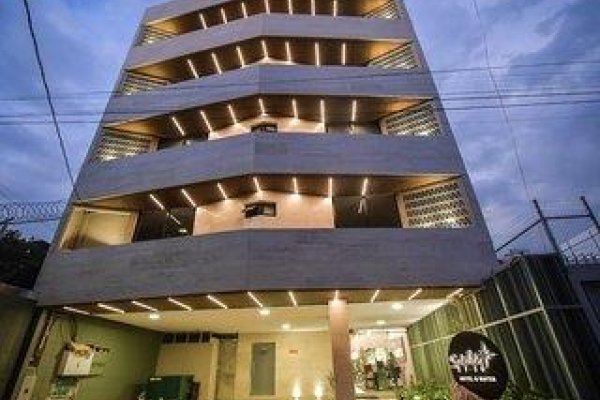 Expo Satelite Hotel & Suites