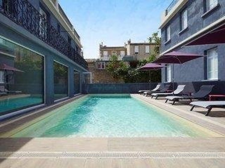 Kyriad Marseille Blancarde  Timone