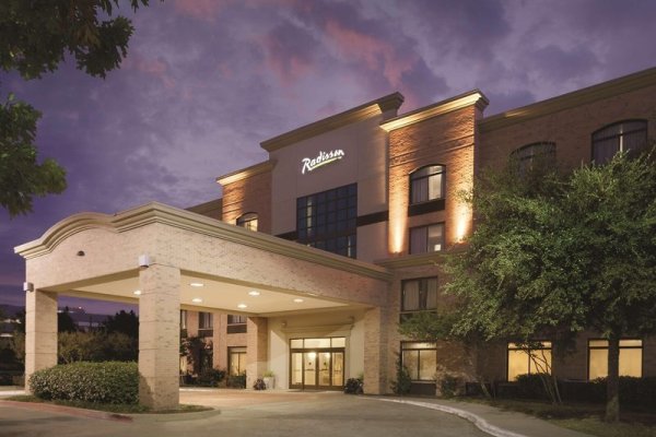 Radisson Hotel Dallas North Addison