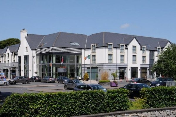Raheen Woods Hotel