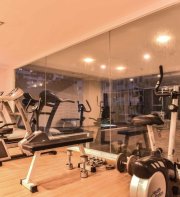 Boss Suites Nana Hotel