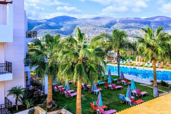 Yiannis Manos Hotel - Resort