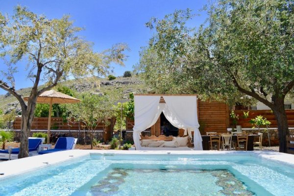 Caesars Gardens Hotel & Spa