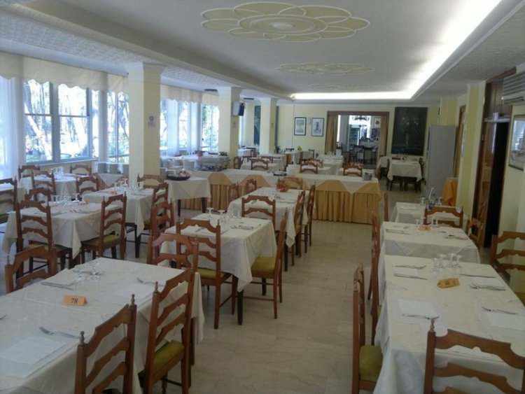 Hotel Oasi