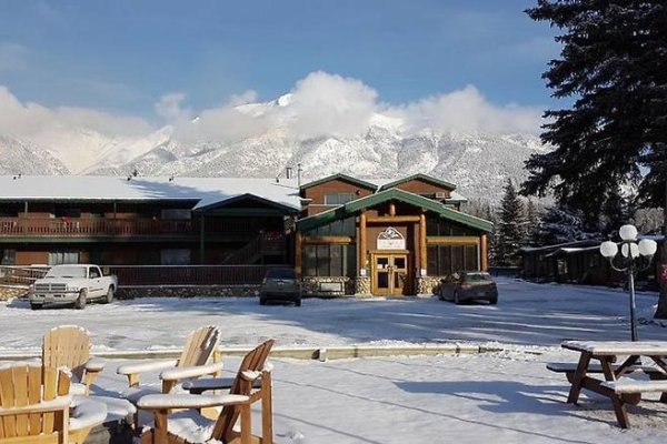 Rundle Mountain Lodge
