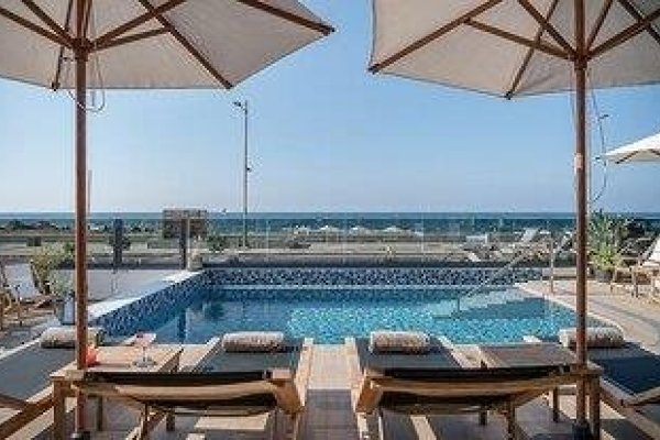 Calla Luxury Seafront Suites