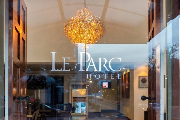 Le Parc Hotel