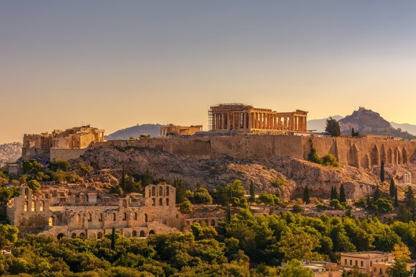 Grécko, Atény: Delphi Art 3*