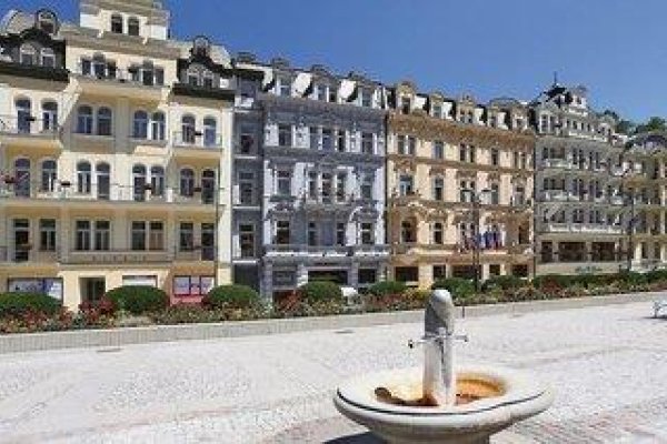 Family Apartments By Astoria Hotel & Medical Spa