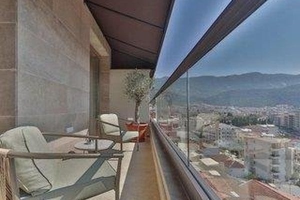Infinity Hotel & More