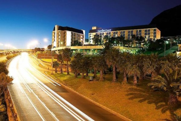 Garden Court Nelson Mandela Boulevard