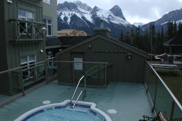 Windtower Lodge and Suites