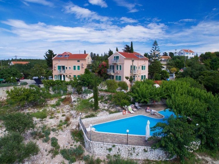 Dafnoudi Hotel & Apartments