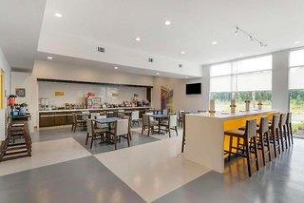 Glo Best Western Pooler  Savannah Airport Hotel
