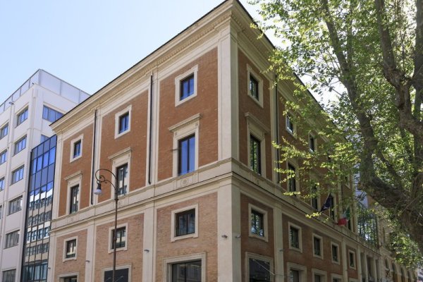 Doubletree By Hilton Rome Monti