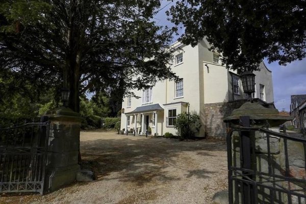 Best Western Henbury Lodge Hotel