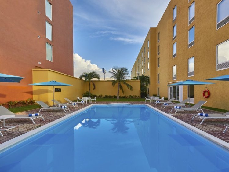 City Express Cancun