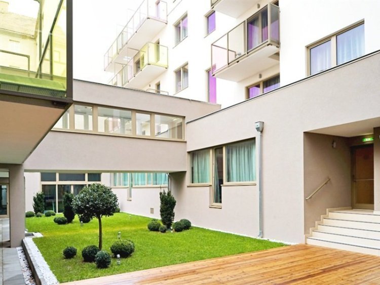 Pakat Suites