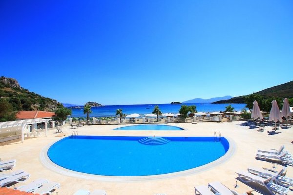Palm Bay Beach Hotel