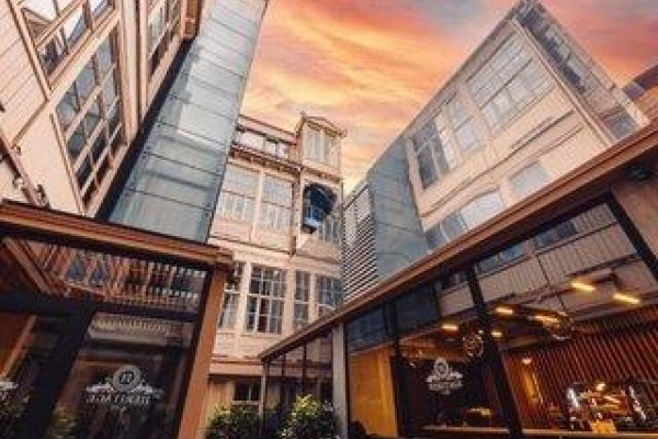 Heritage Hotel And Suites