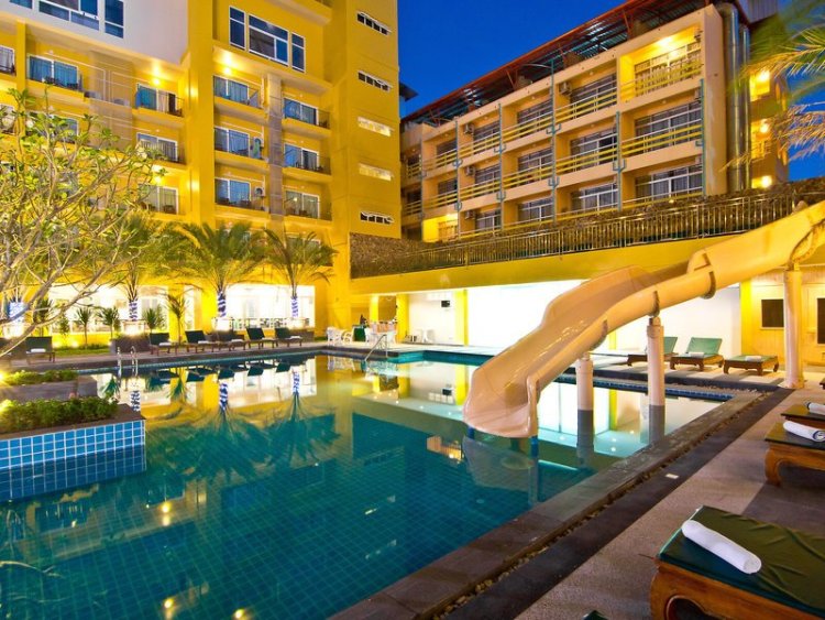 Grand Bella Hotel